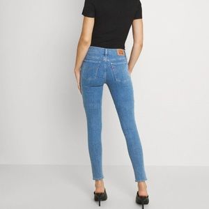 Levi’s 710 super skinny jeans size 26
